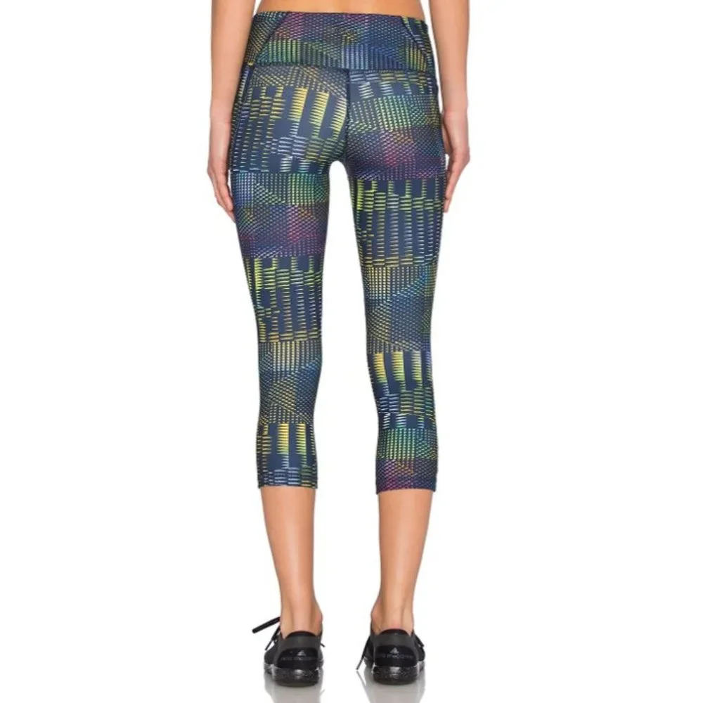 Patagonia Centered Yoga Capri Leggings Multi-Colored Graphic Size Medium VGC - Picture 4 of 8